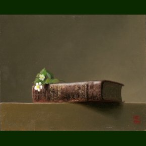 Gammel hjskolesangbog med jordbrblomster