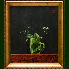 En buket smultron i et gr�nt glaskrus 